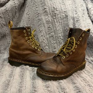 Unisex gently worn Dr Martens